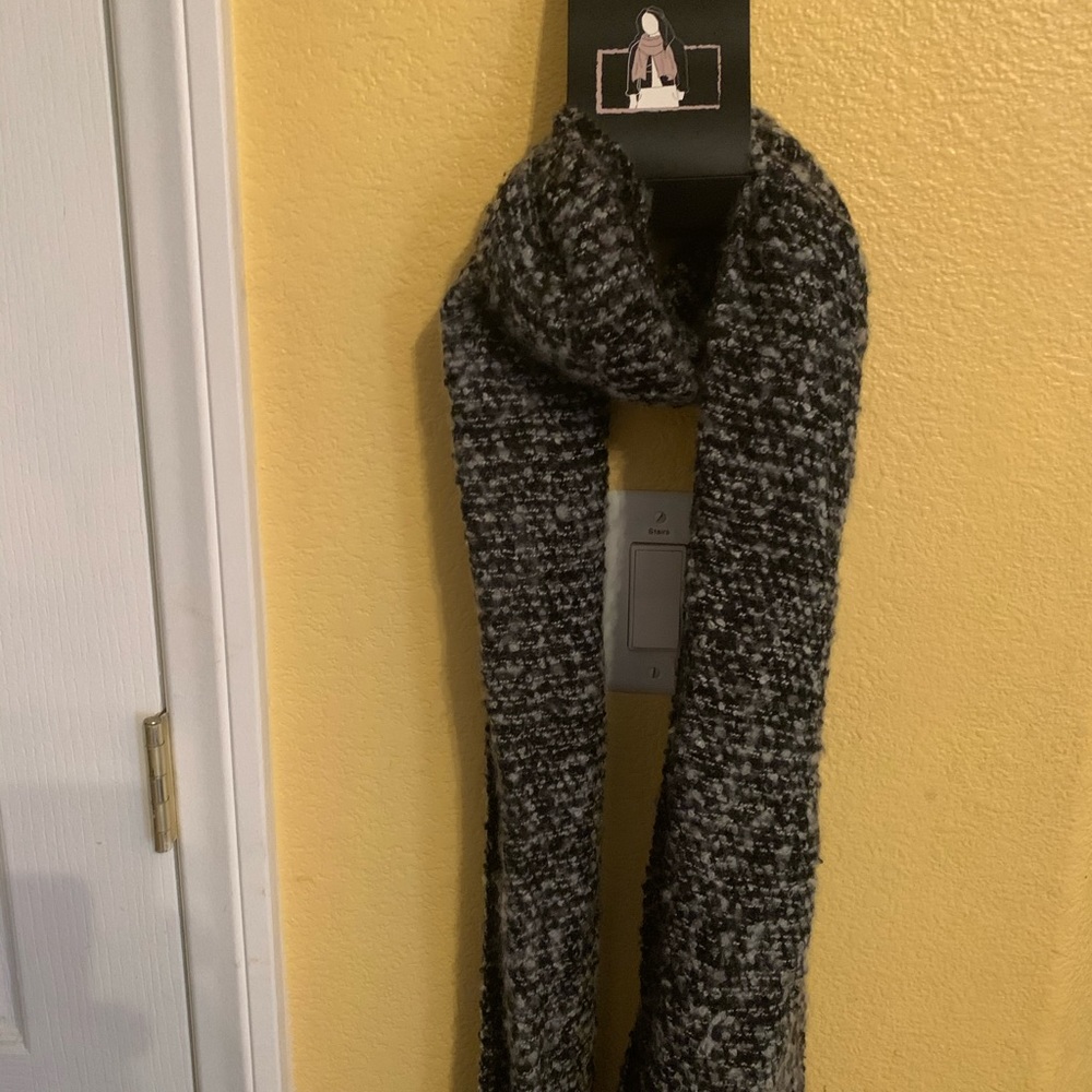 Scarf - Picture 2 of 3